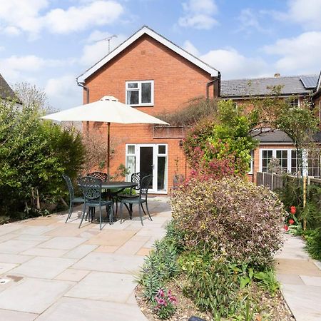 Luxury Cheltenham Home With Ev Charger - Lechampton Hills Εξωτερικό φωτογραφία