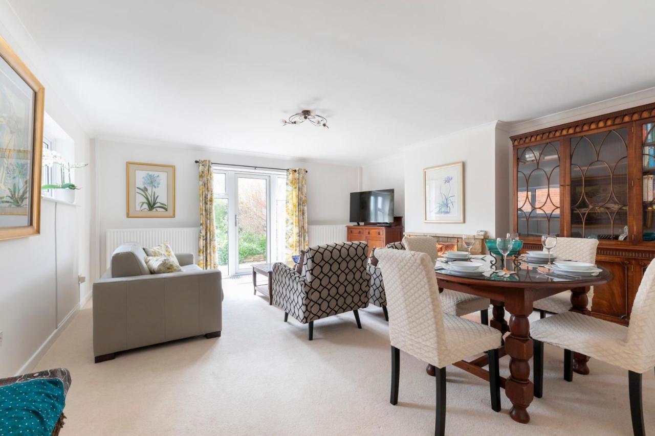 Luxury Cheltenham Home With Ev Charger - Lechampton Hills Εξωτερικό φωτογραφία